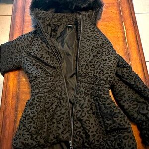 Arizona Jean Co.  Black Leopard Puffer Girls Size XL (16) faux fur lined hoodie